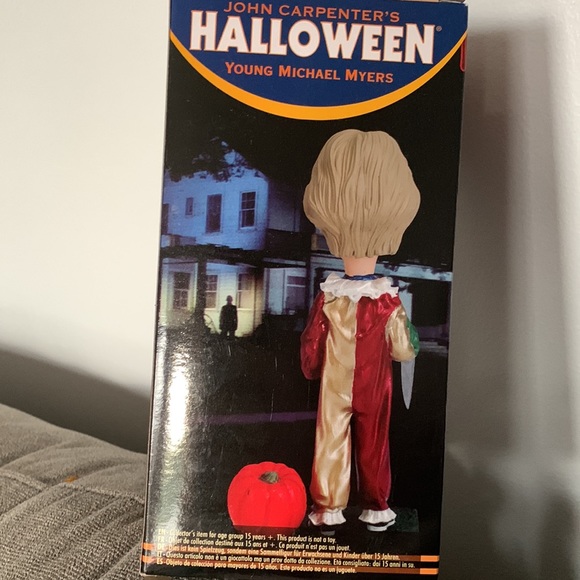 John Carpenter’s Halloween - Young Michael Myers bobble head - Hot Topic - Picture 2 of 5